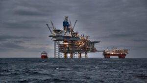 Labour faces legal quandary over proposed North Sea licence ban