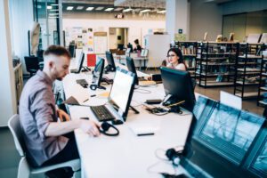 Bank of England faces pressure to cut rates as job vacancies and facto &hellip;