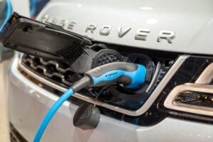 Land Rover and Range Rover hybrid sales surge as EV uncertainty shifts &hellip;